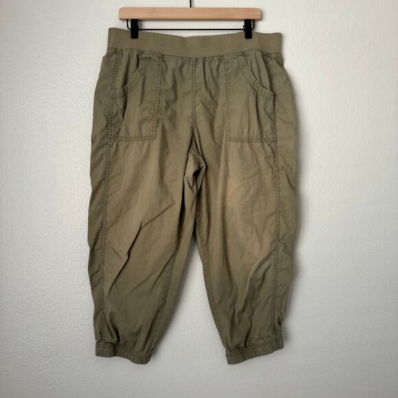 Chicos Womens Green Cropped Cargo Pants Stretch Waist Pockets Casual Size Large - Picture 1 of 11